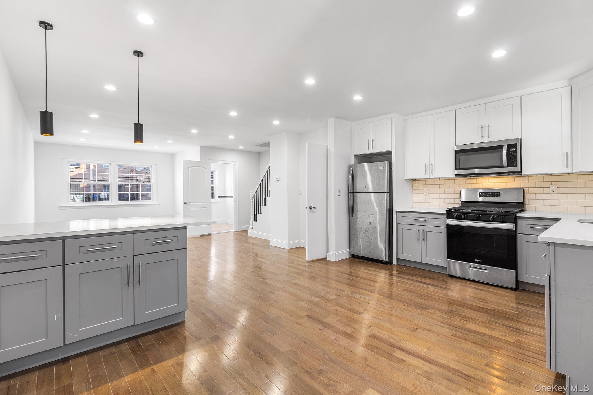 Single Family 221st  Bronx, NY 10467, MLS-923021-18