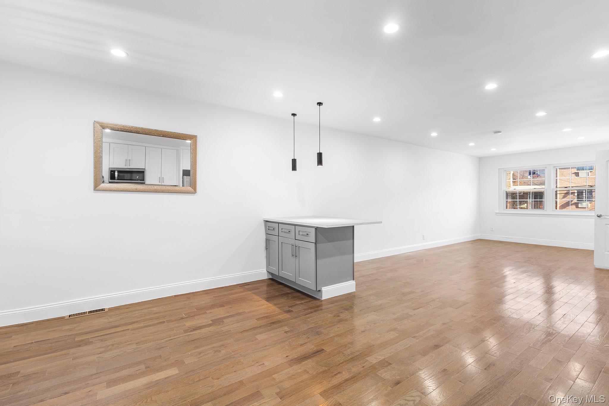 Single Family 221st  Bronx, NY 10467, MLS-923021-20