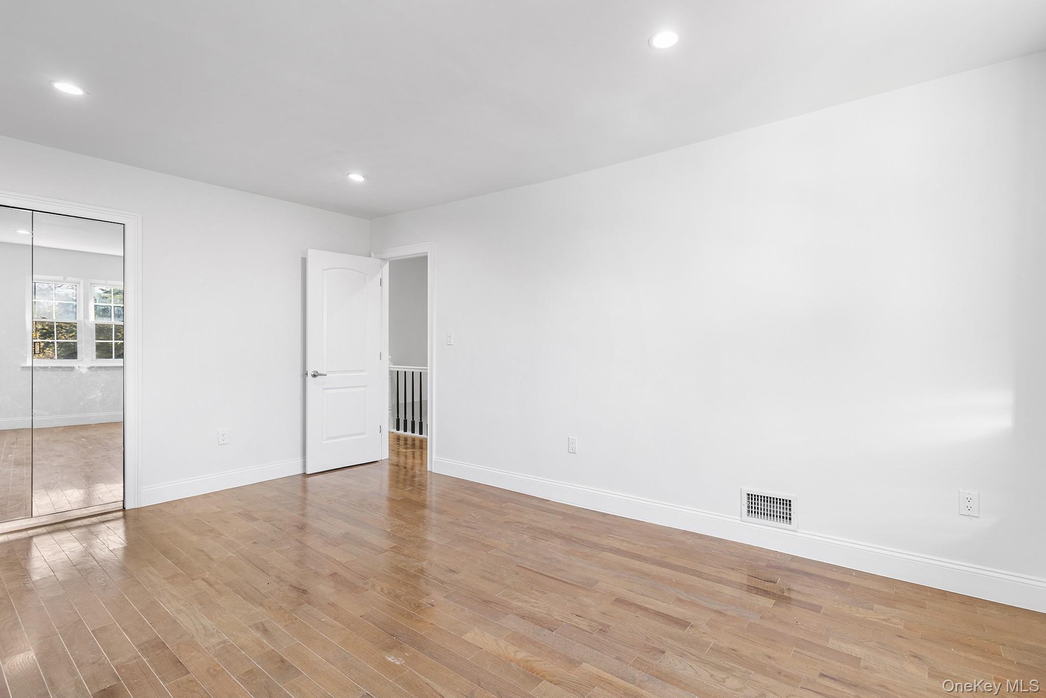 Single Family 221st  Bronx, NY 10467, MLS-923021-24