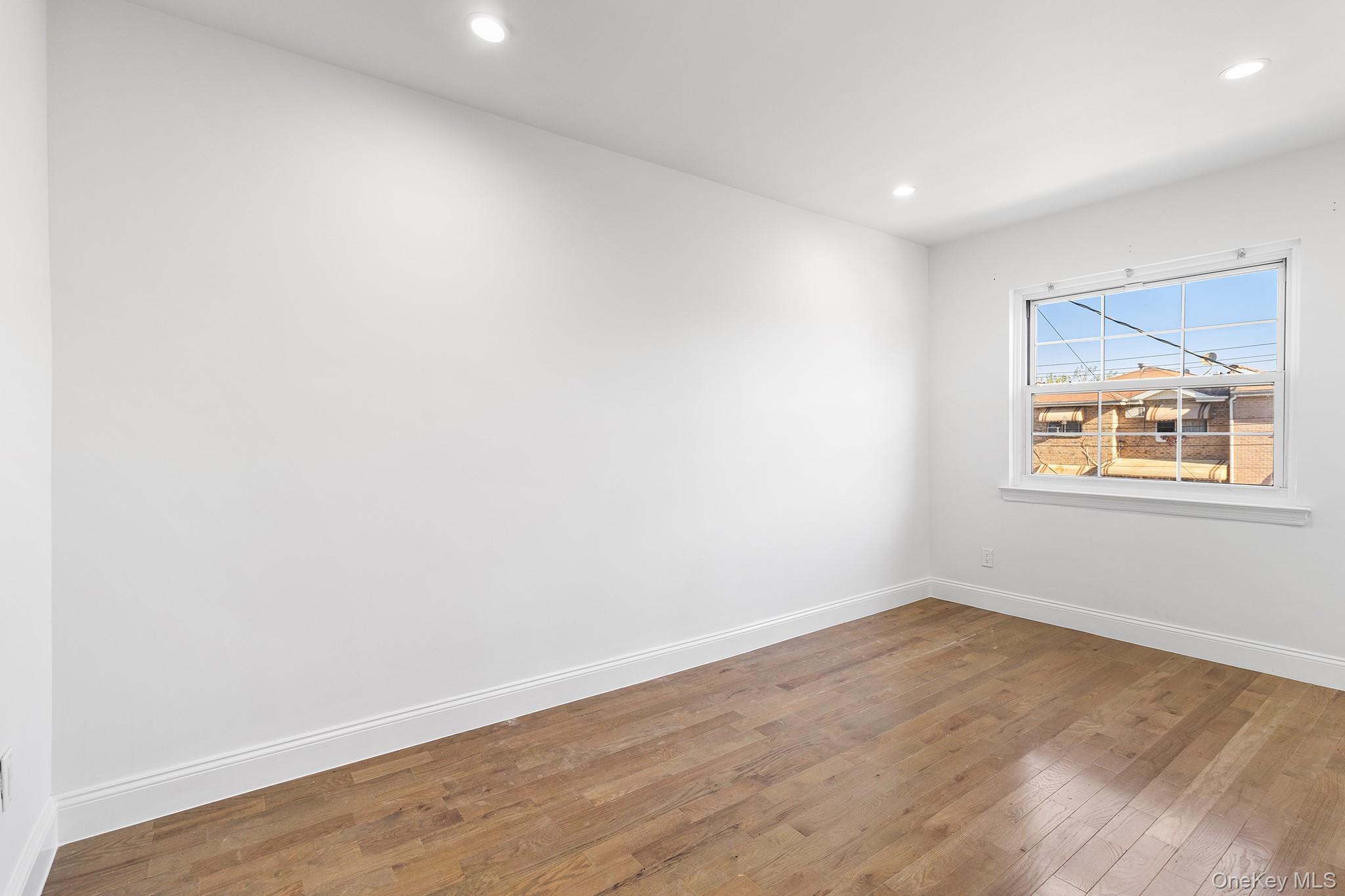 Single Family 221st  Bronx, NY 10467, MLS-923021-25