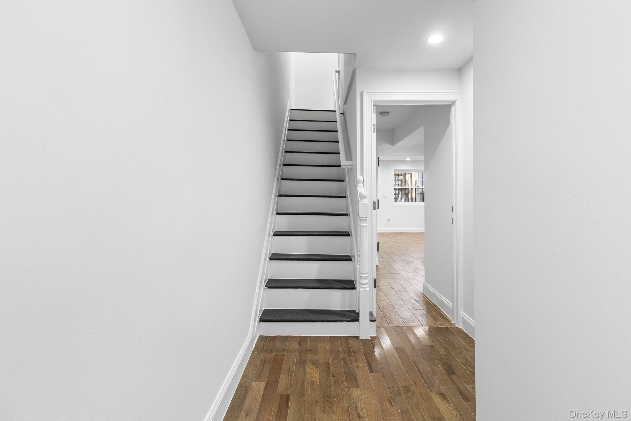 Single Family 221st  Bronx, NY 10467, MLS-923021-3