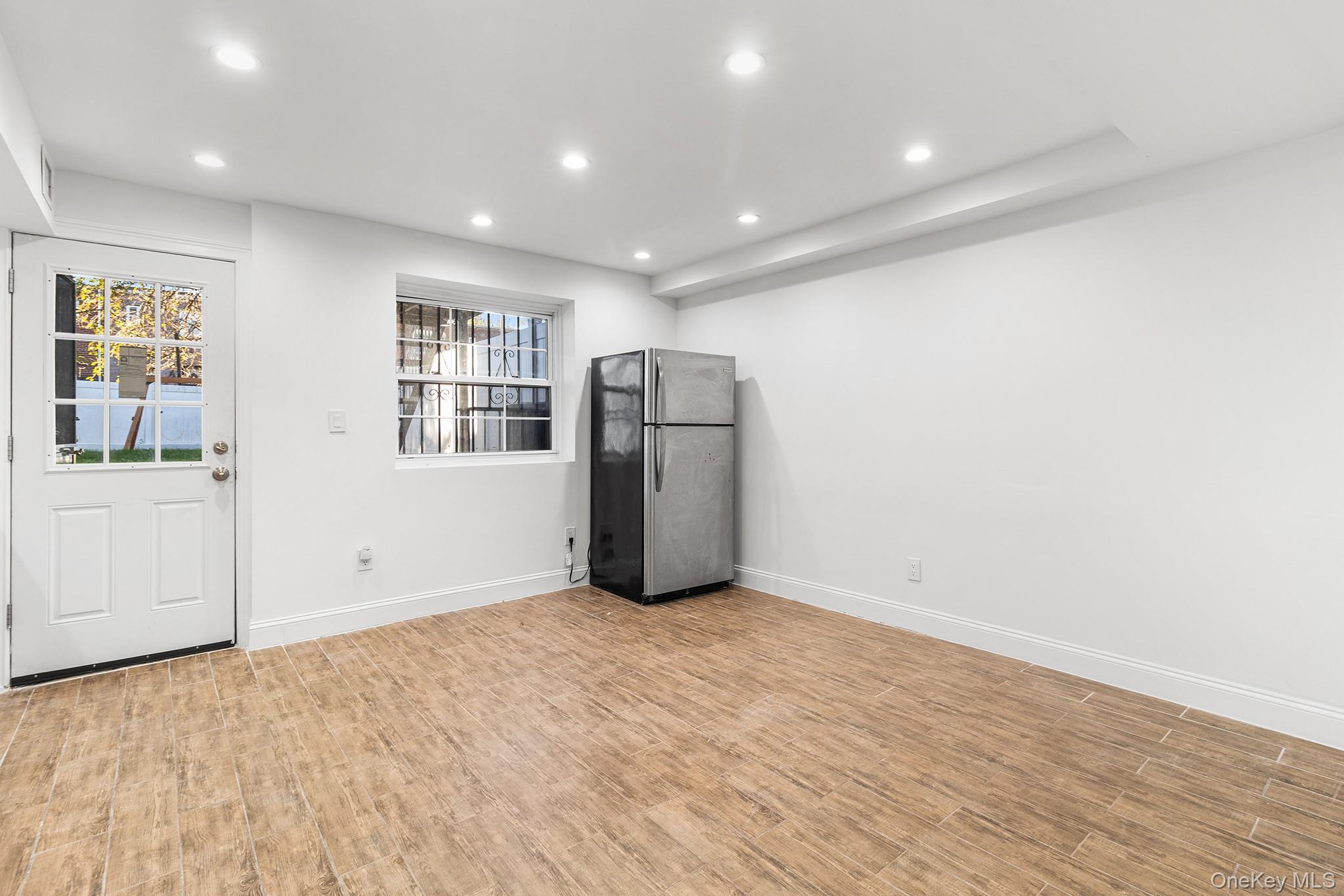 Single Family 221st  Bronx, NY 10467, MLS-923021-5