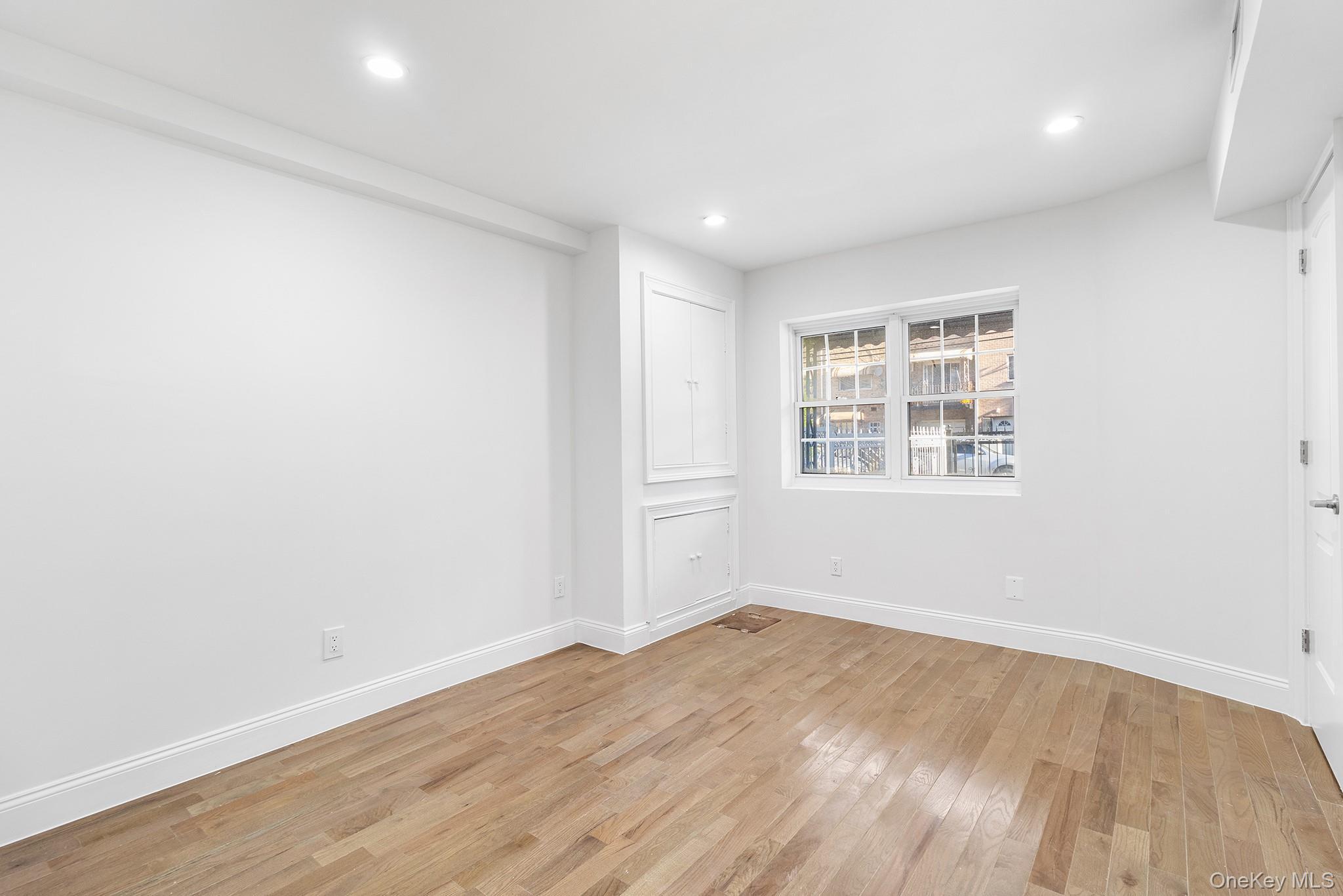 Single Family 221st  Bronx, NY 10467, MLS-923021-9