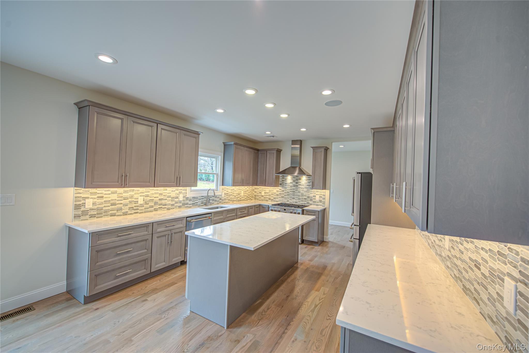 Single Family Southern Suffolk County, NY 11767, MLS-923022-11