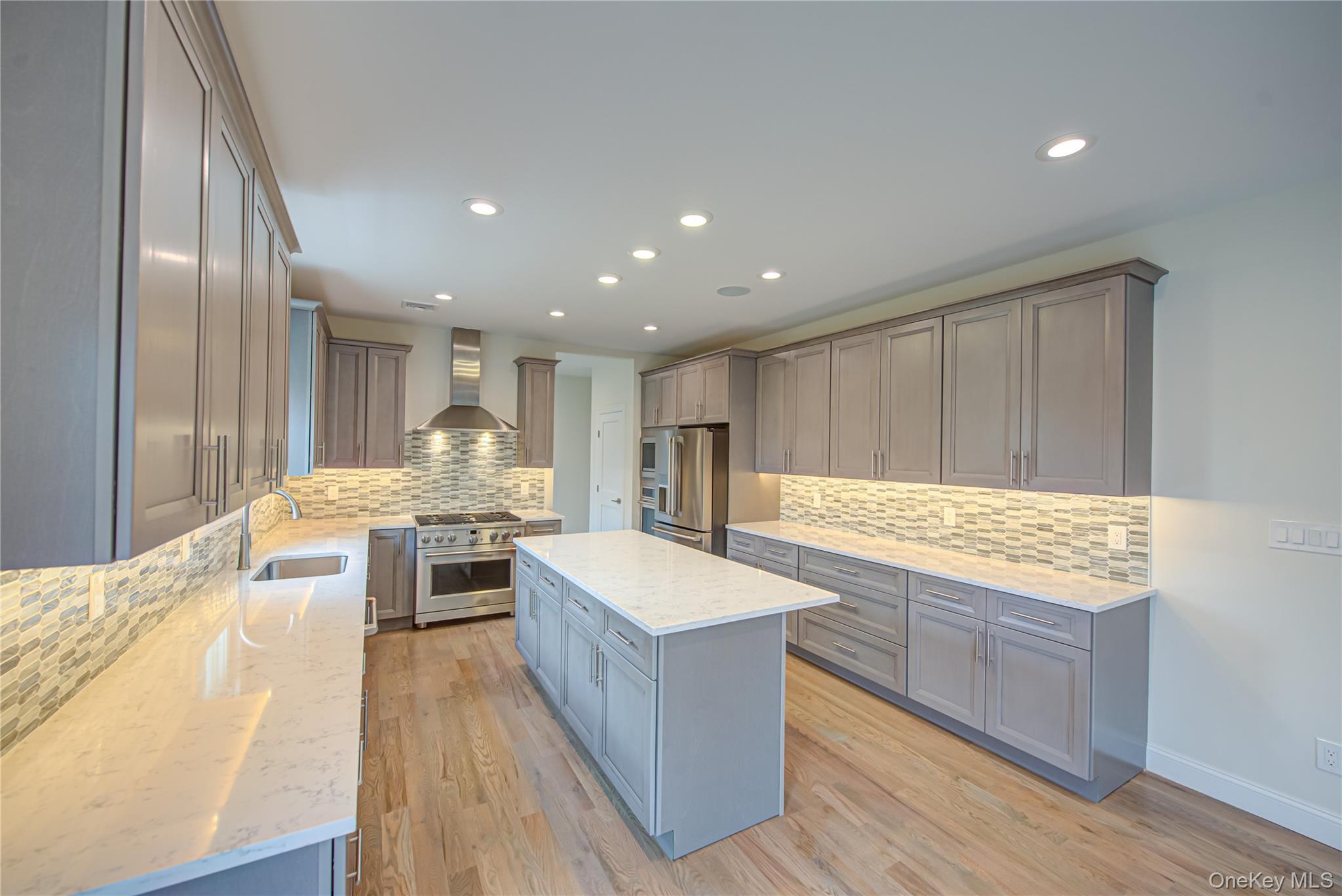 Single Family Southern Suffolk County, NY 11767, MLS-923022-12