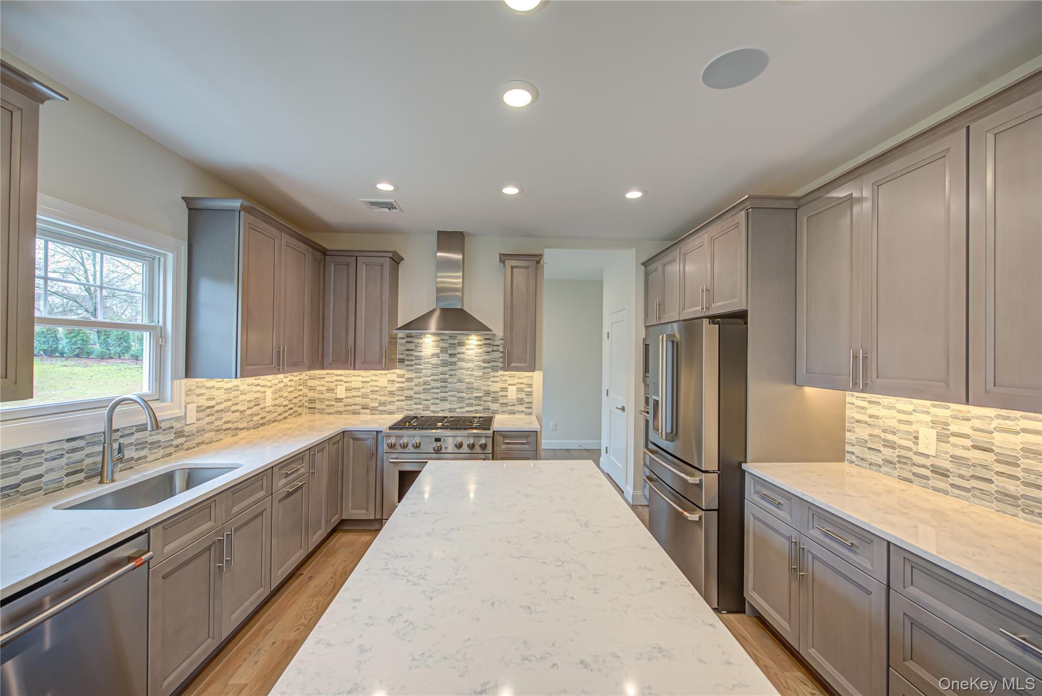 Single Family Southern Suffolk County, NY 11767, MLS-923022-13