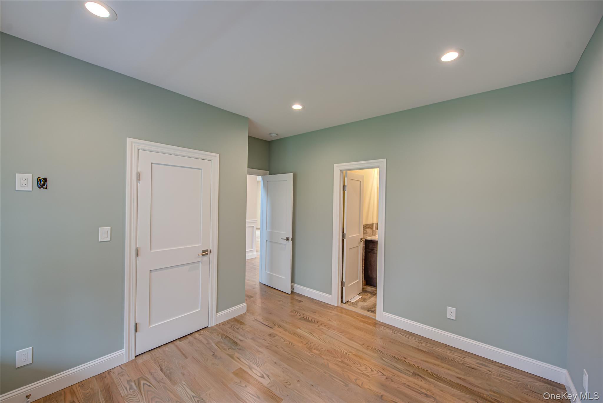 Single Family Southern Suffolk County, NY 11767, MLS-923022-16