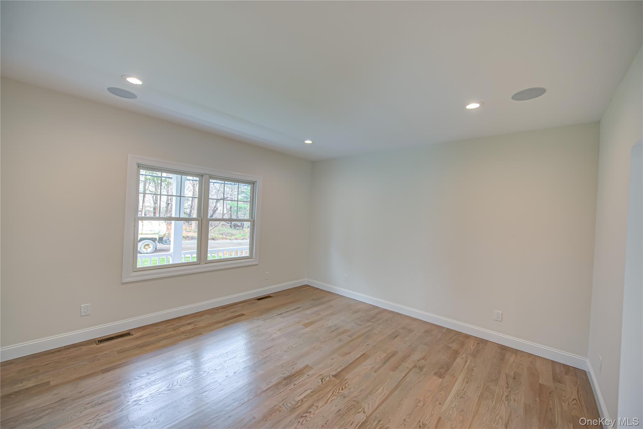 Single Family Southern Suffolk County, NY 11767, MLS-923022-5