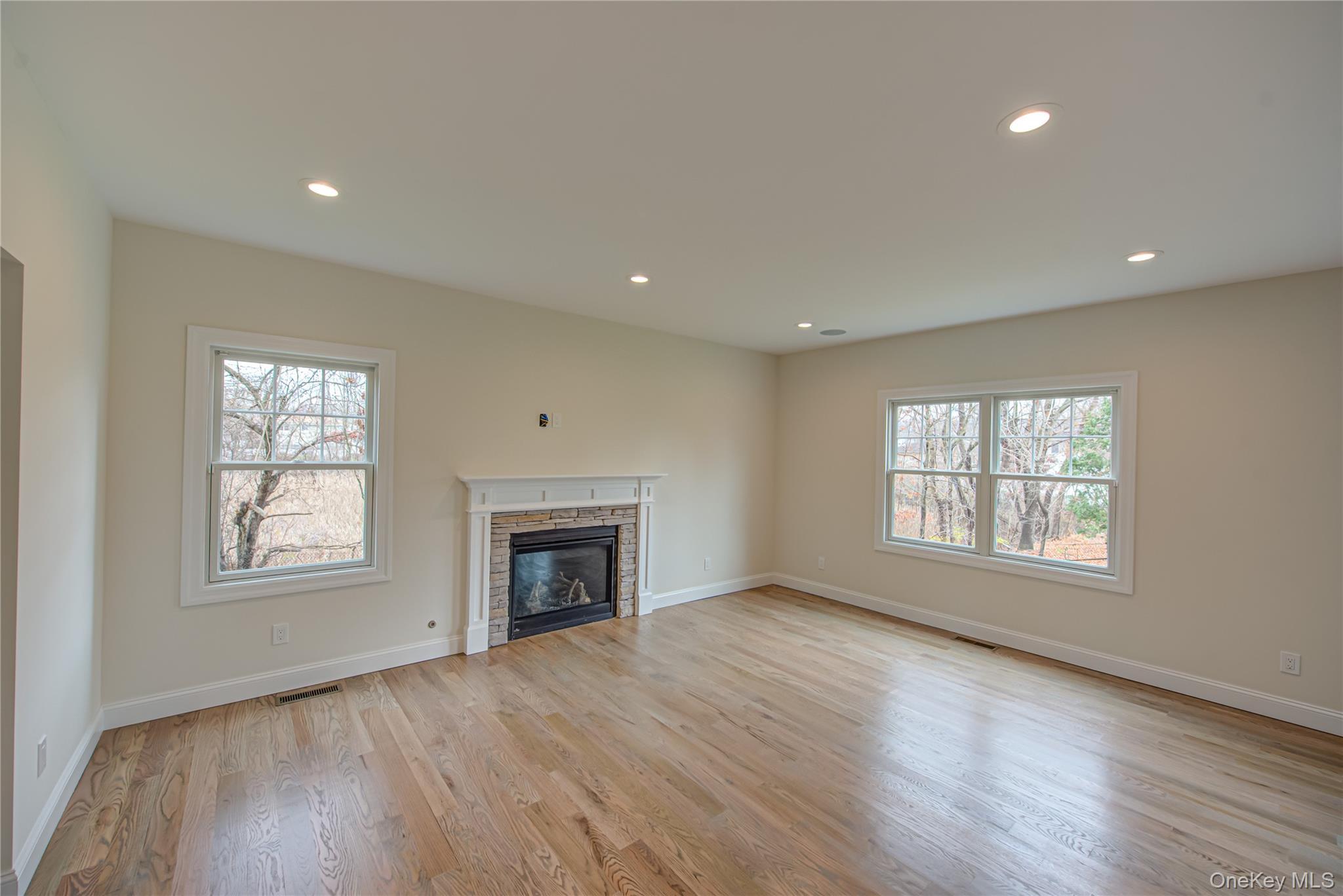 Single Family Southern Suffolk County, NY 11767, MLS-923022-8