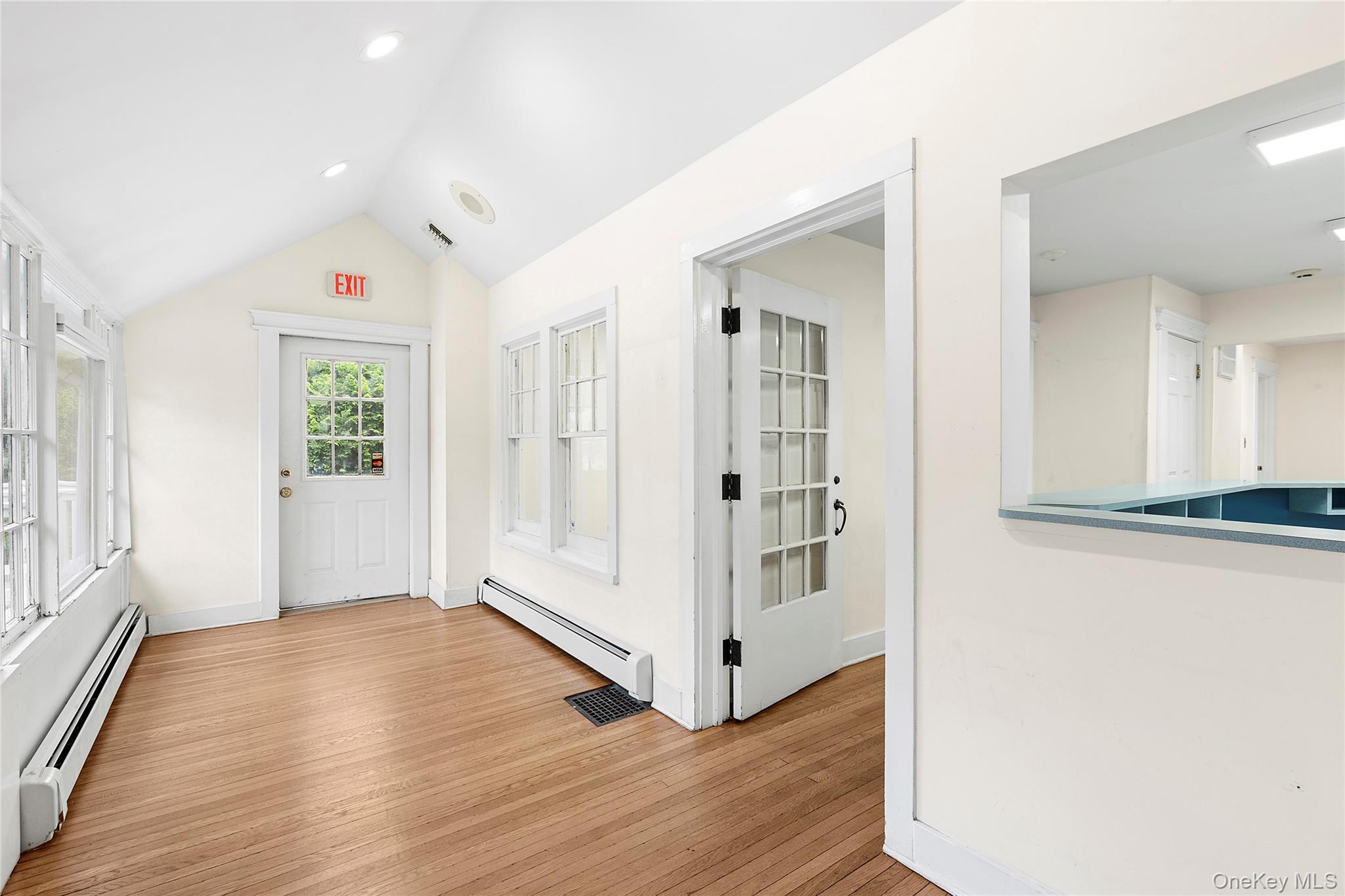 Single Family Roanoke  Suffolk County, NY 11901, MLS-923026-2