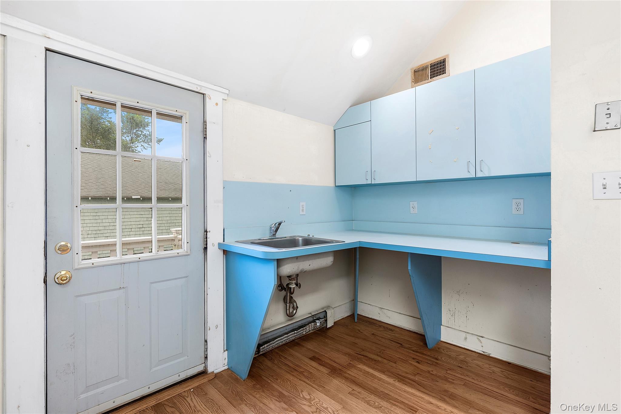 Single Family Roanoke  Suffolk County, NY 11901, MLS-923026-20