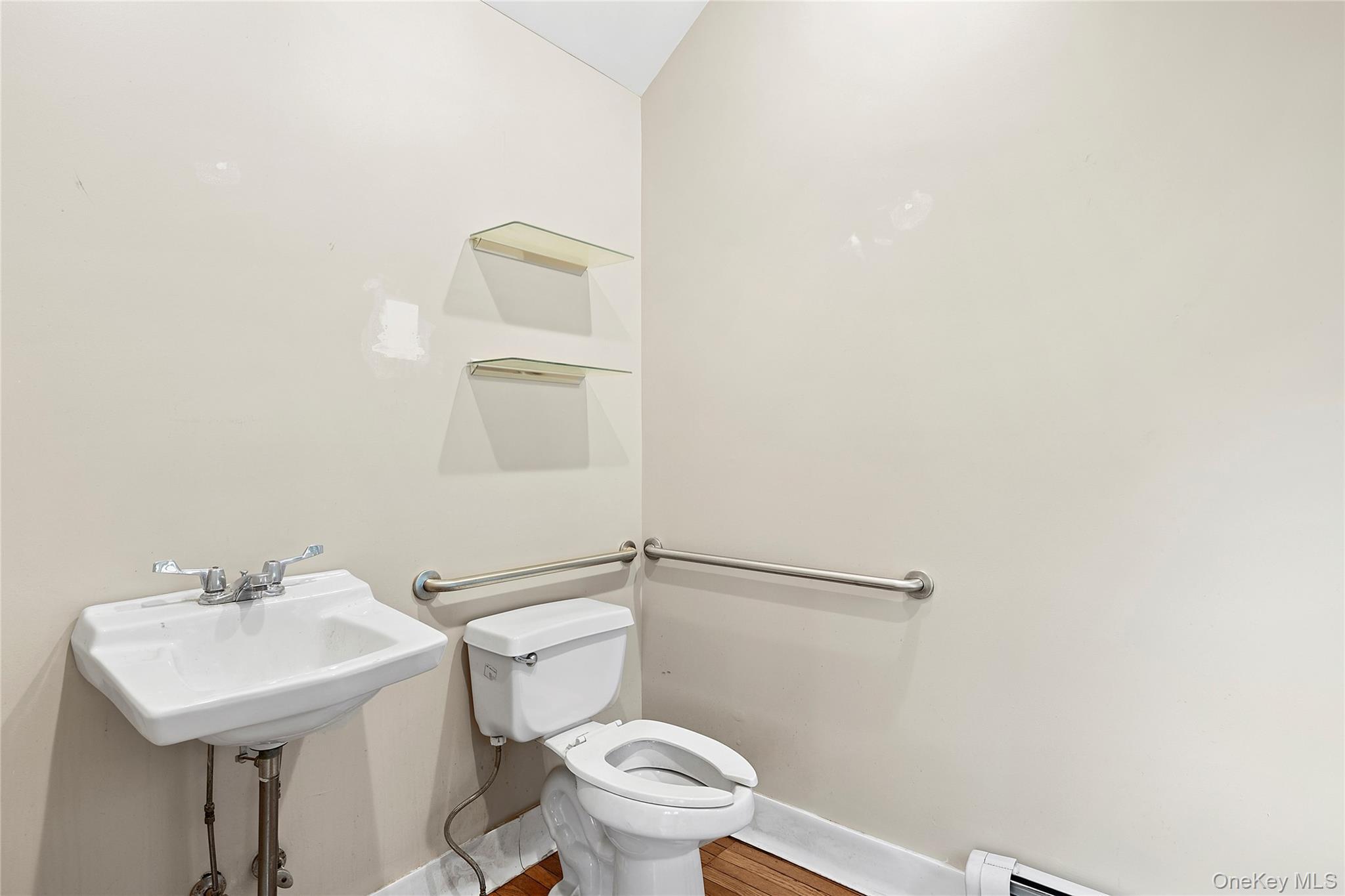 Single Family Roanoke  Suffolk County, NY 11901, MLS-923026-22