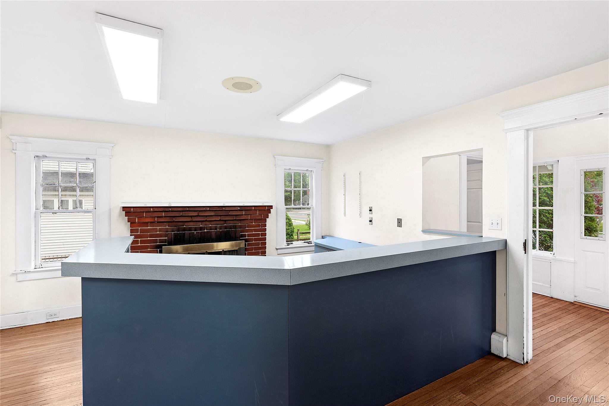 Single Family Roanoke  Suffolk County, NY 11901, MLS-923026-3