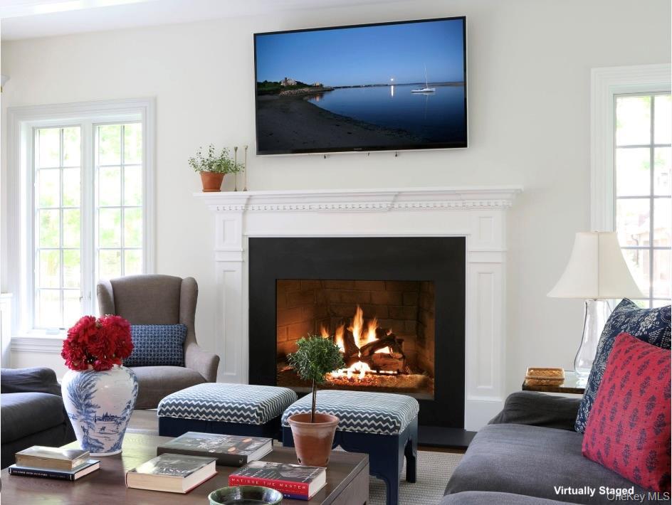 Single Family Roanoke  Suffolk County, NY 11901, MLS-923026-4