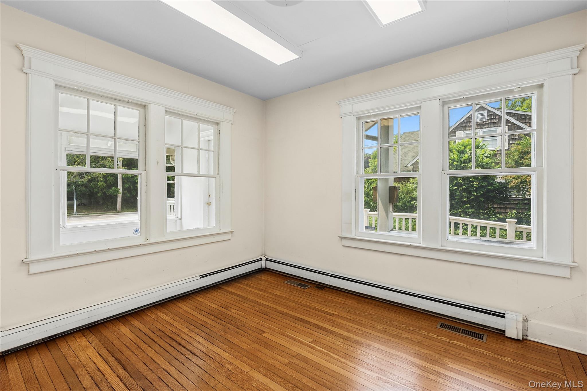 Single Family Roanoke  Suffolk County, NY 11901, MLS-923026-5