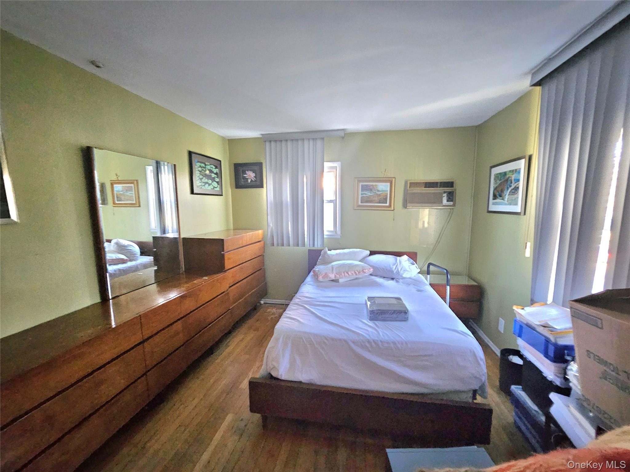 Single Family Foch Blvd  Queens, NY 11434, MLS-923035-3