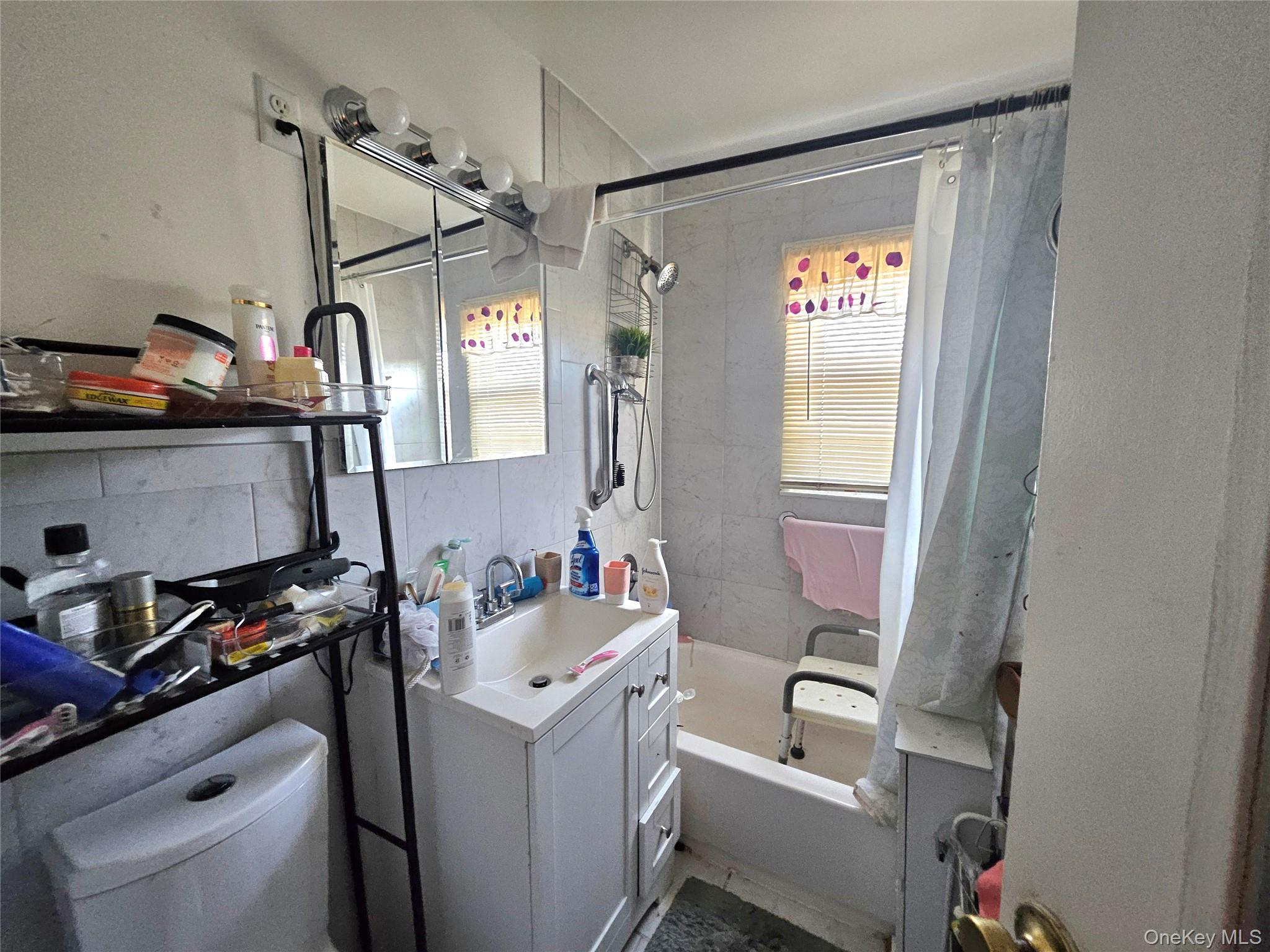 Single Family Foch Blvd  Queens, NY 11434, MLS-923035-4