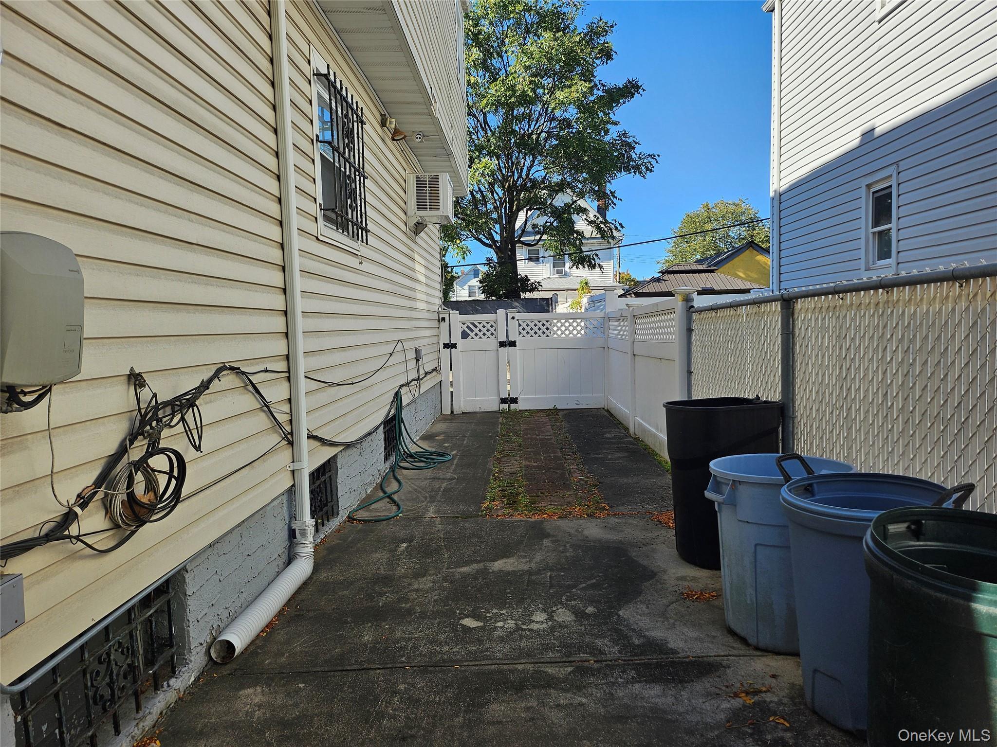 Single Family Foch Blvd  Queens, NY 11434, MLS-923035-7