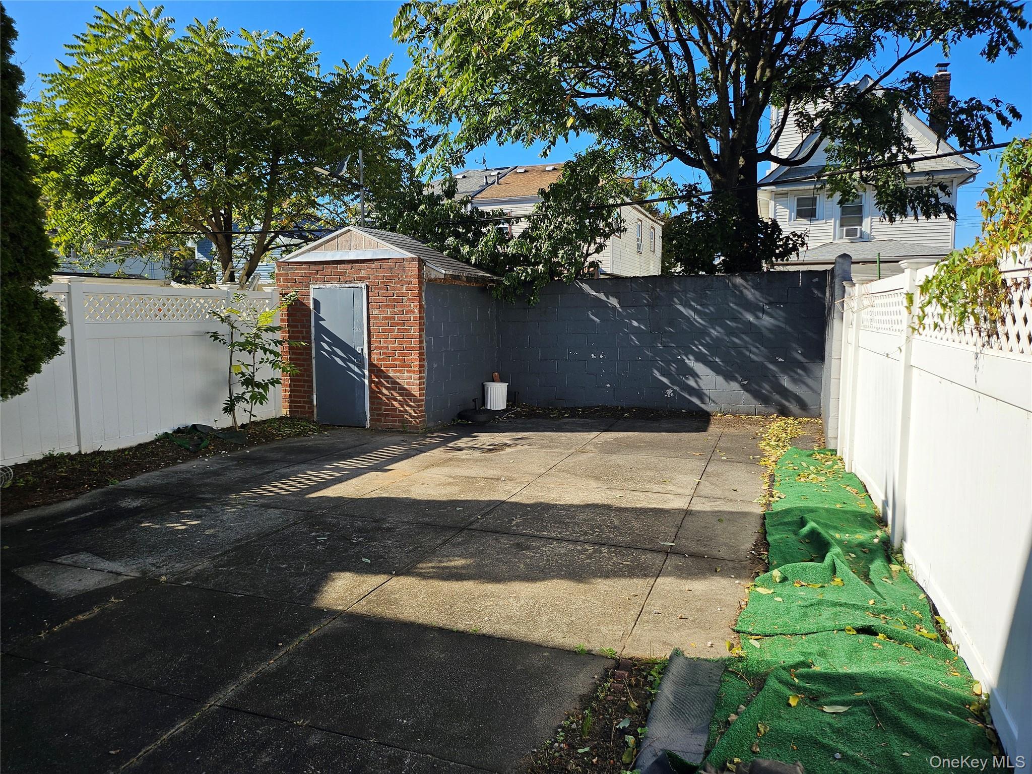 Single Family Foch Blvd  Queens, NY 11434, MLS-923035-8