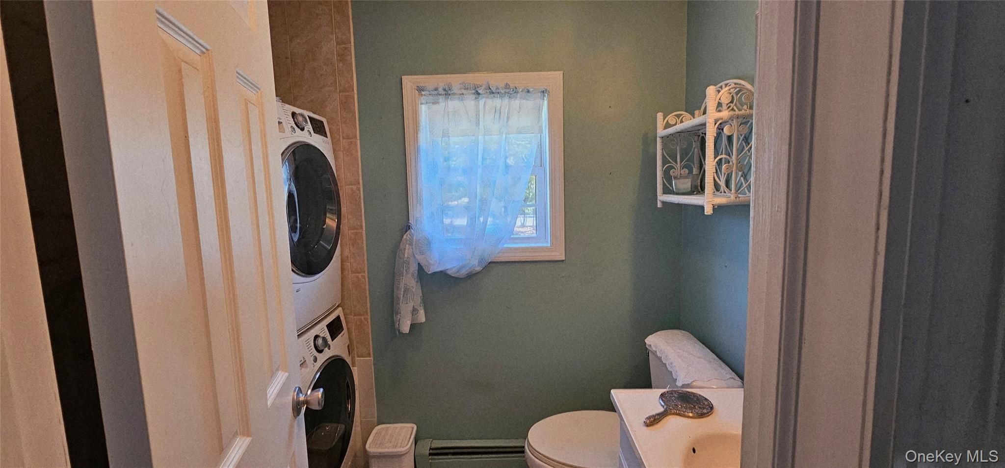 Single Family Miller Suffolk County, NY 11940, MLS-923118-10