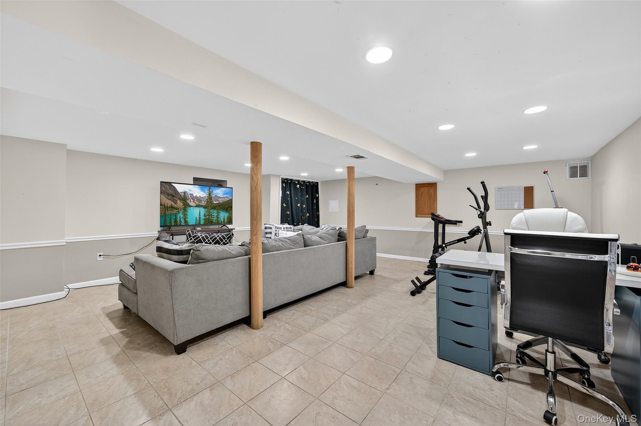 Single Family Manhattan  Orange County, NY 10940, MLS-923151-25