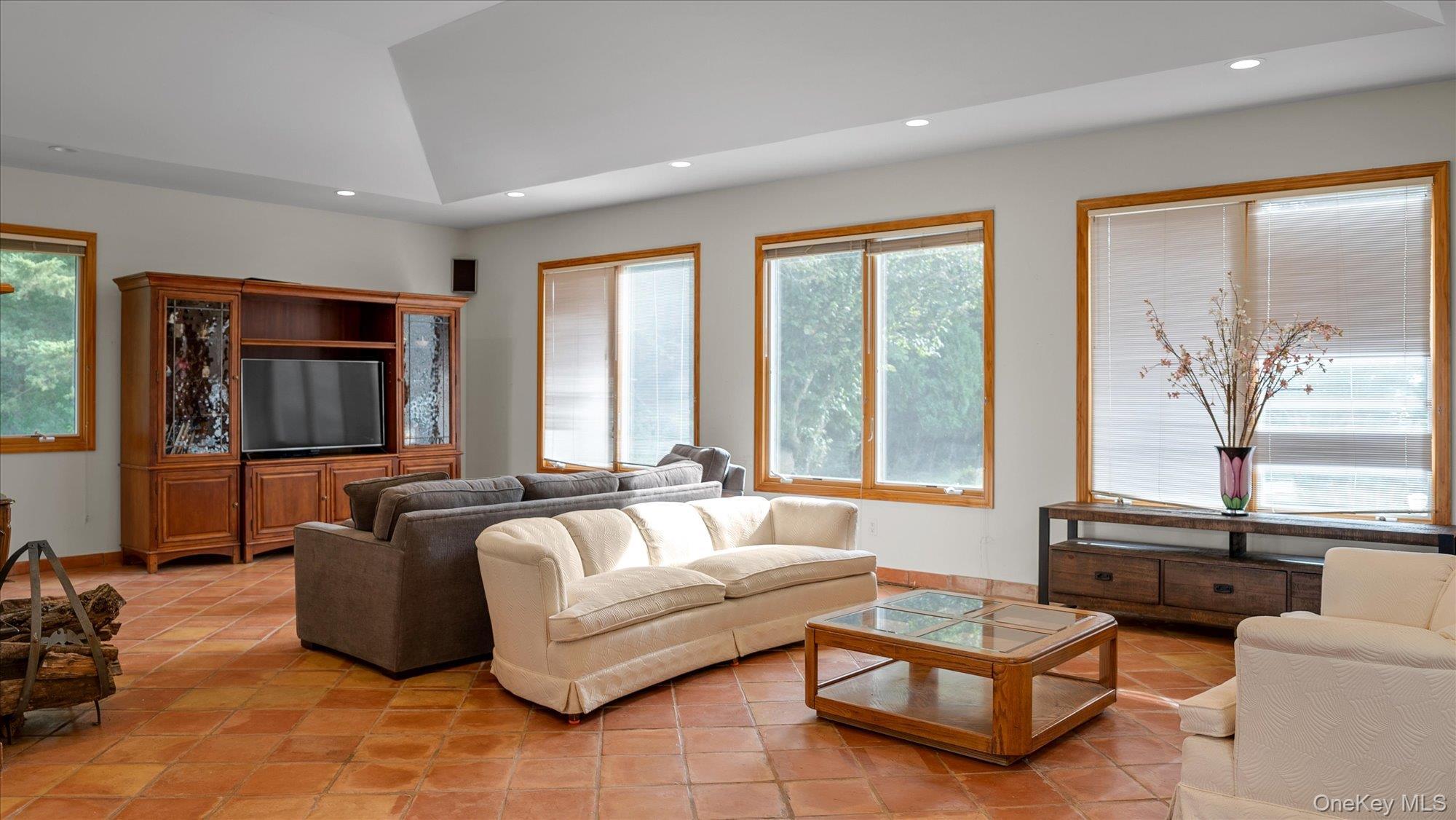 Single Family Dignans Suffolk County, NY 11935, MLS-923175-7