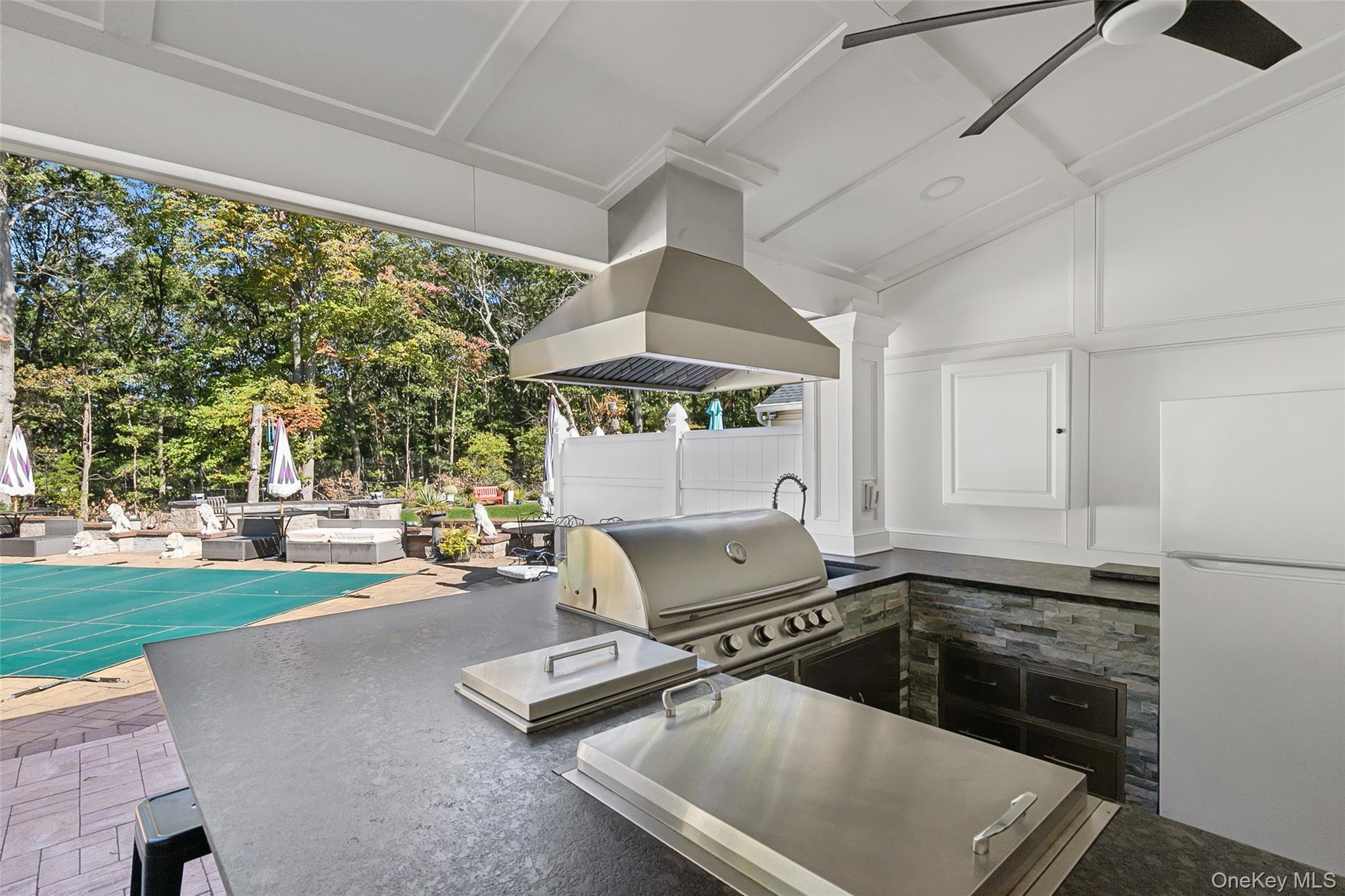 Single Family Gamay  Suffolk County, NY 11725, MLS-923200-27