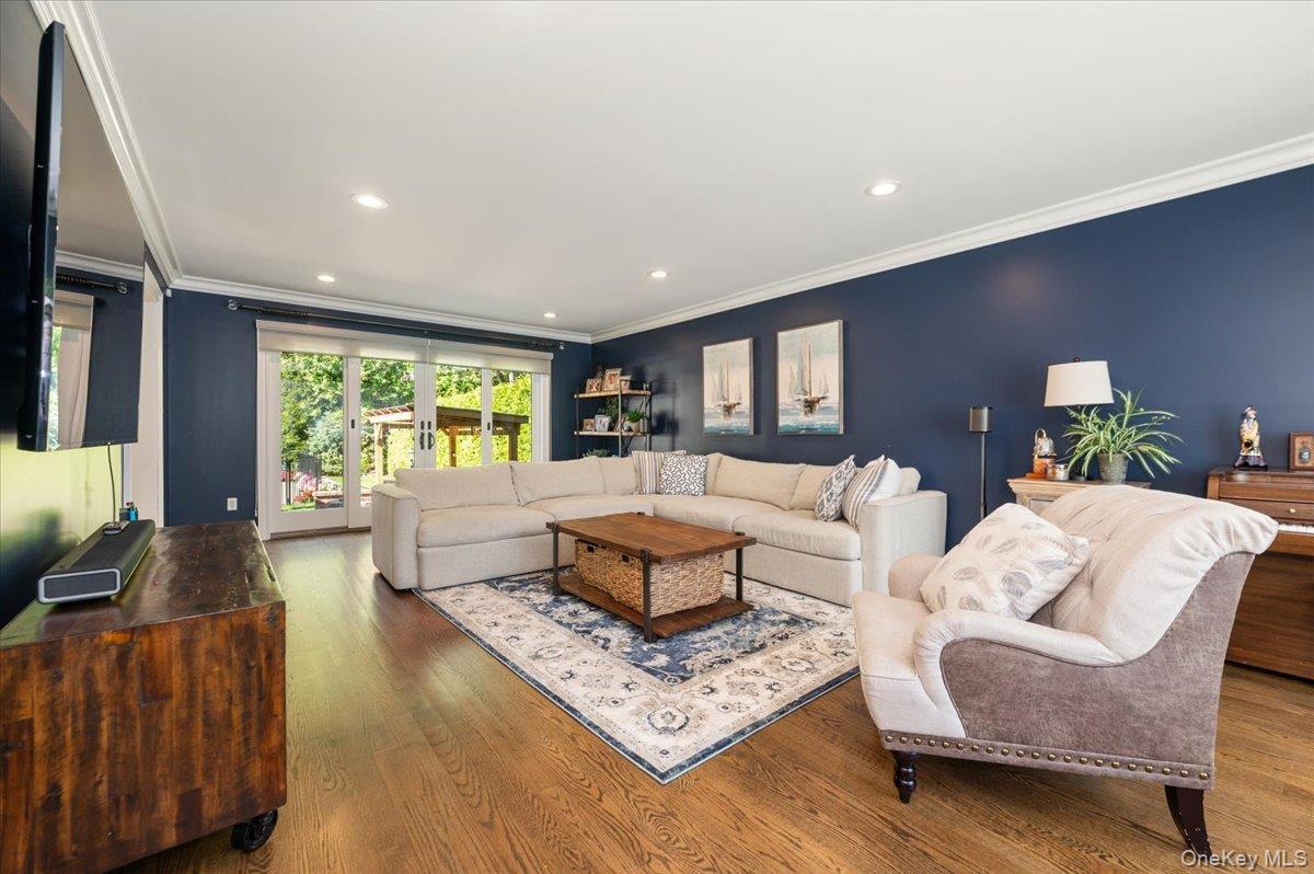 Single Family Karol Nassau County, NY 11753, MLS-923201-4