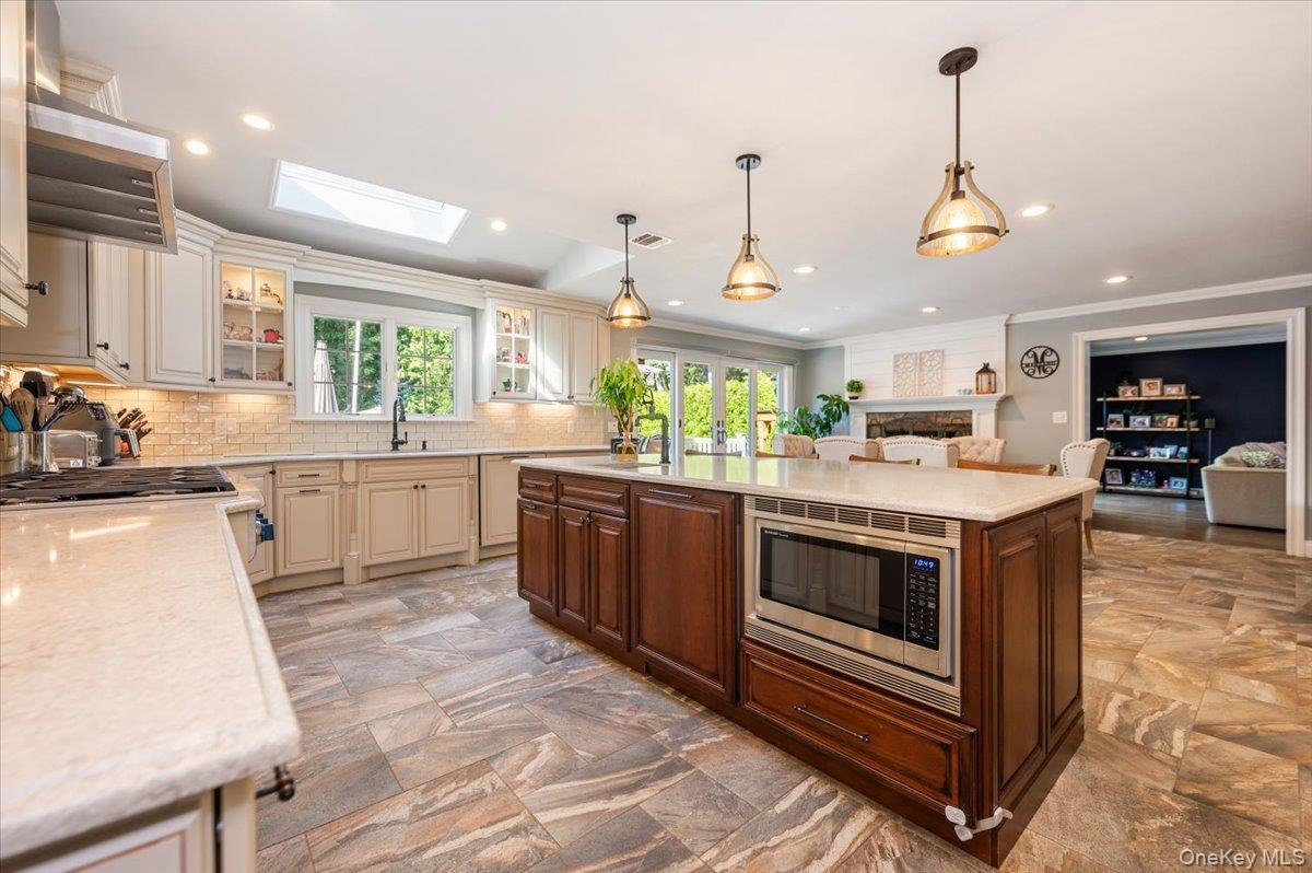 Single Family Karol Nassau County, NY 11753, MLS-923201-9