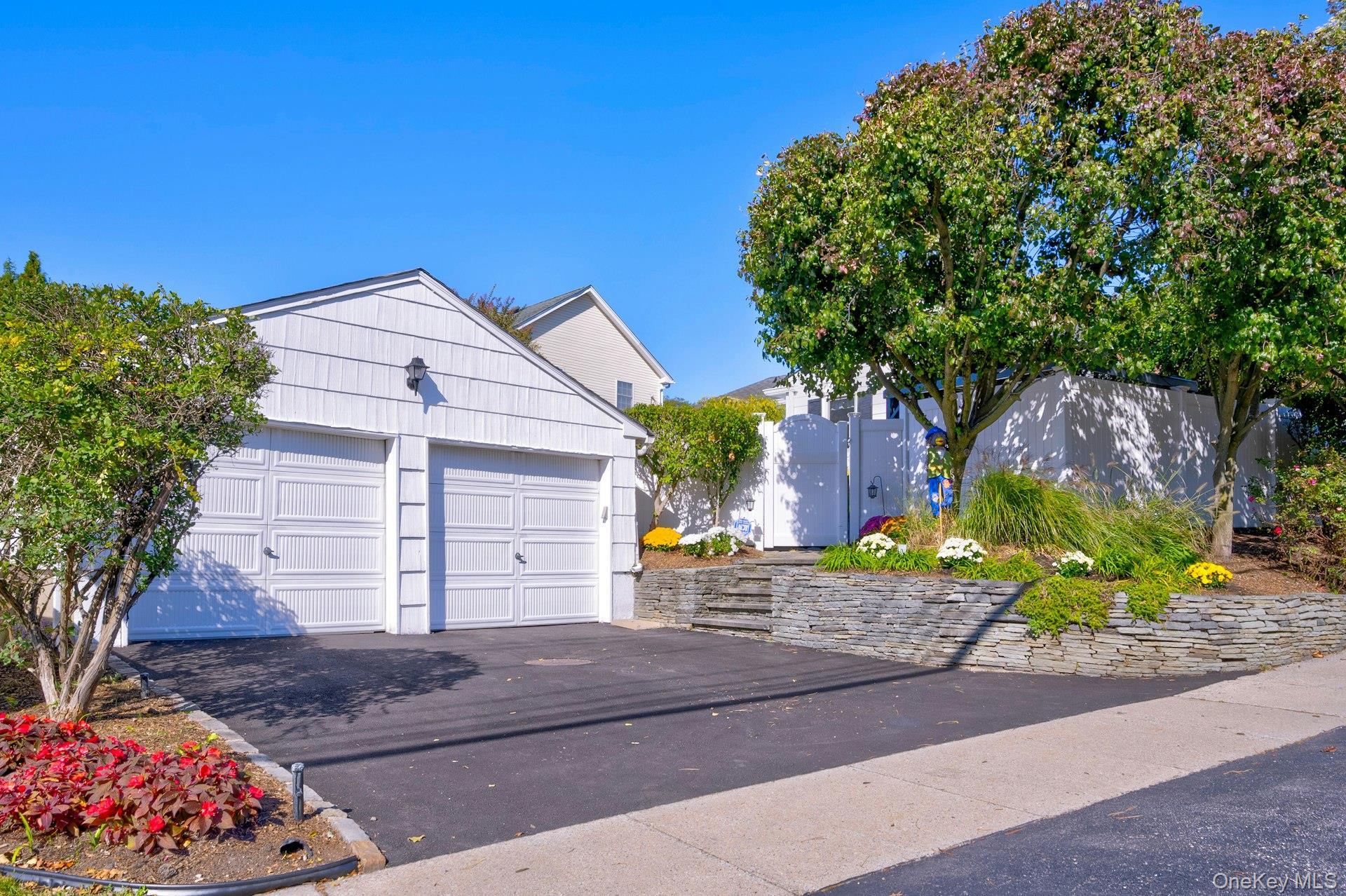 Single Family Overlook  Suffolk County, NY 11743, MLS-923202-26