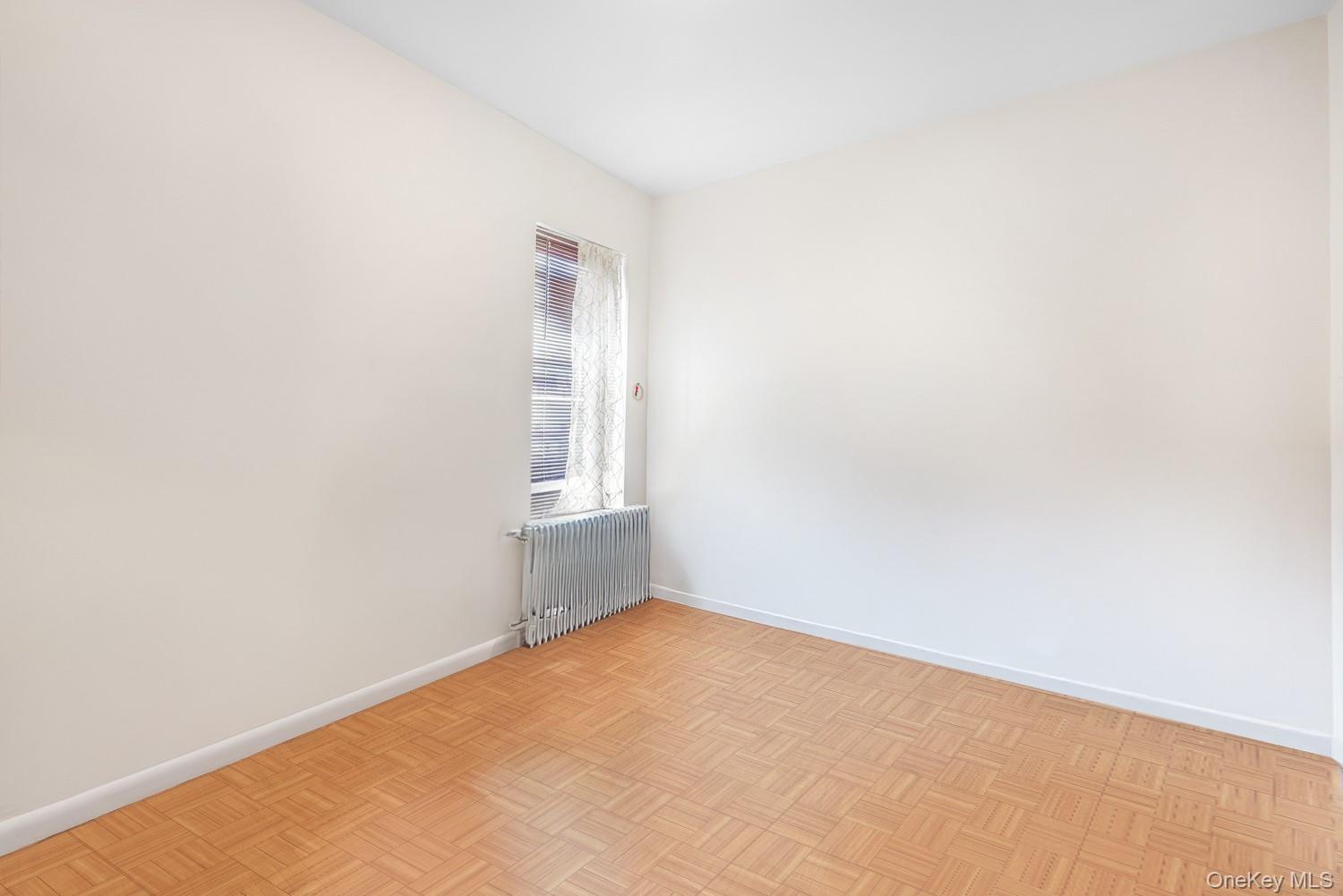 Single Family 25th Queens, NY 11103, MLS-923206-8