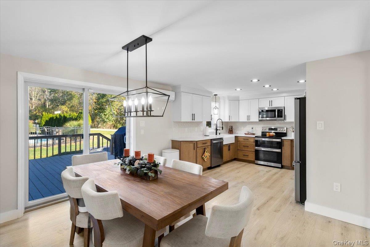 Single Family Mountain View Out Of Area, NY 12090, MLS-923208-14