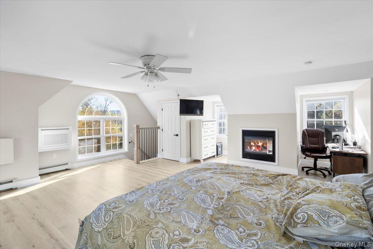 Single Family Mountain View Out Of Area, NY 12090, MLS-923208-24