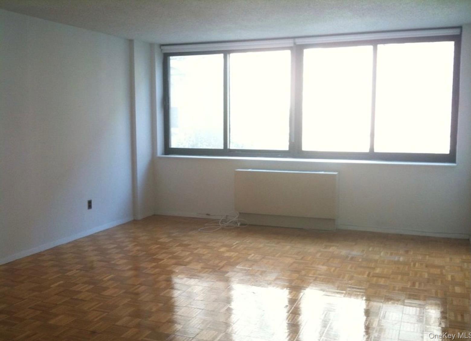 Apartment Broadway  Manhattan, NY 10013, MLS-923224-2