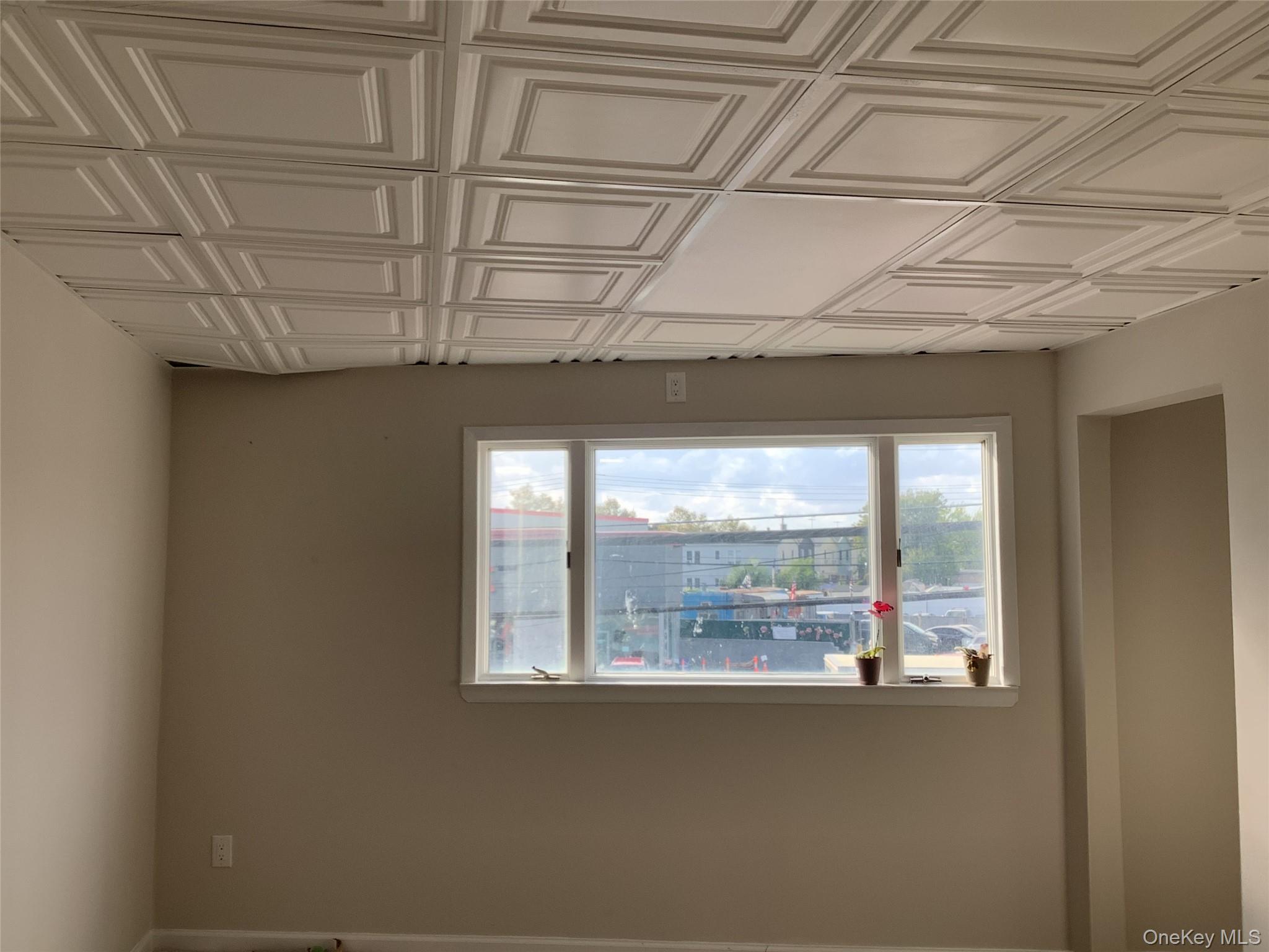 Commercial Lease Crossbay  Queens, NY 11417, MLS-923240-4