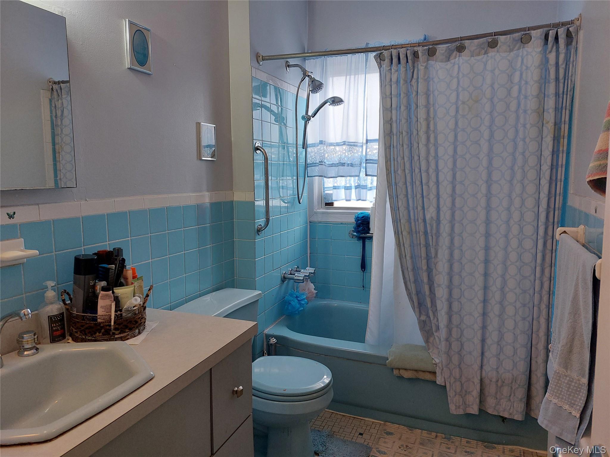 Single Family 48  Queens, NY 11368, MLS-923268-10