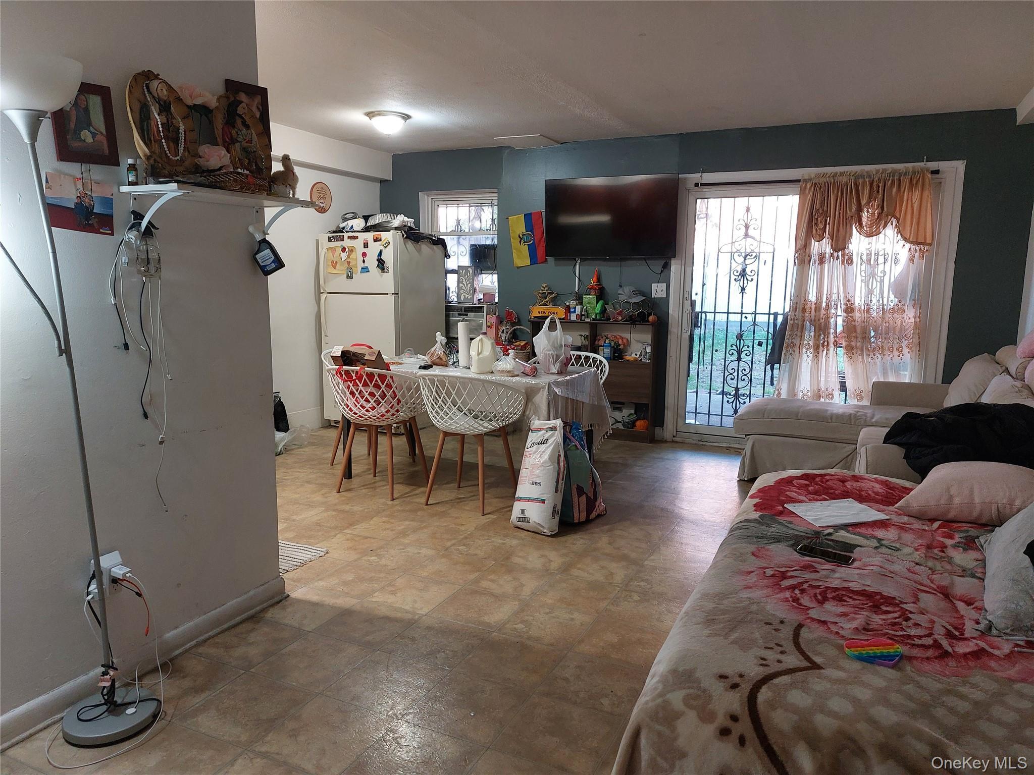 Single Family 48  Queens, NY 11368, MLS-923268-21