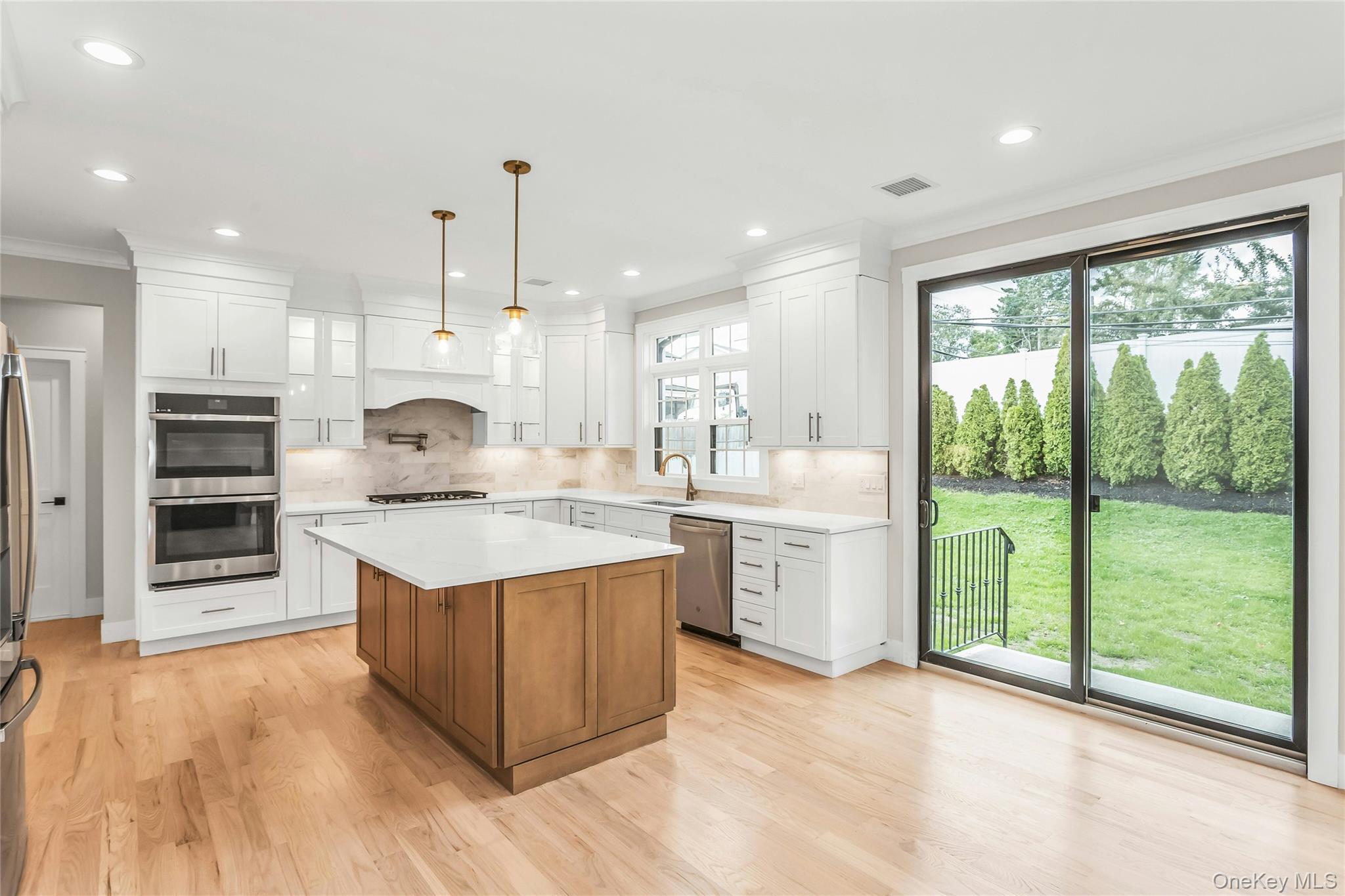 Single Family Cheshire Nassau County, NY 11791, MLS-923283-11