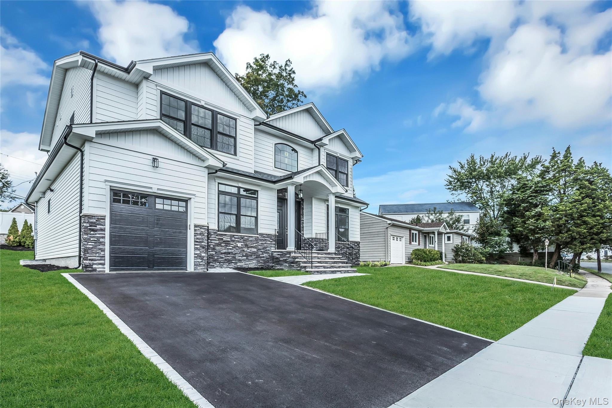 Single Family Cheshire Nassau County, NY 11791, MLS-923283-2