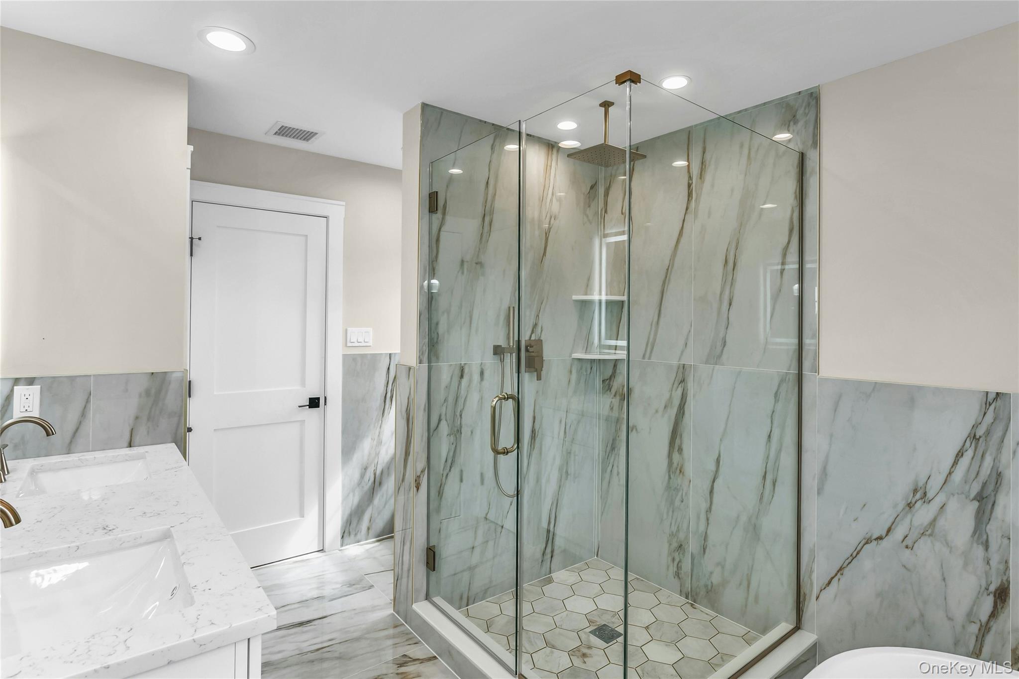 Single Family Cheshire Nassau County, NY 11791, MLS-923283-24