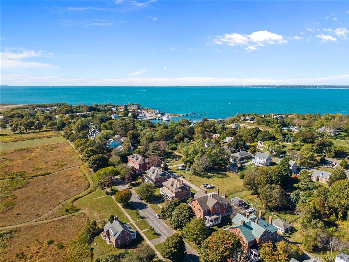 Single Family Whistler  Suffolk County, NY 06390, MLS-923298-44