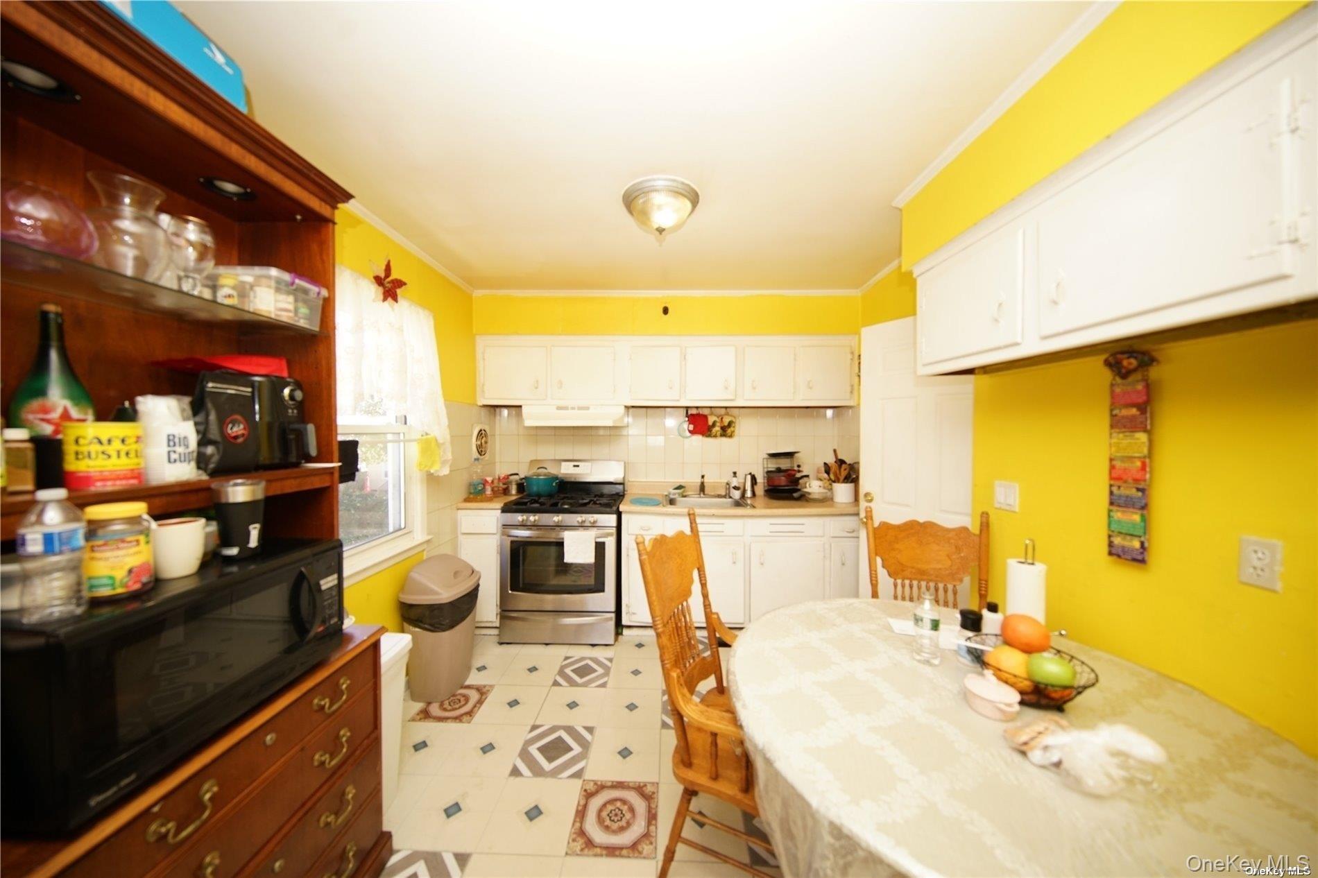 Single Family Stowe  Nassau County, NY 11550, MLS-923302-11