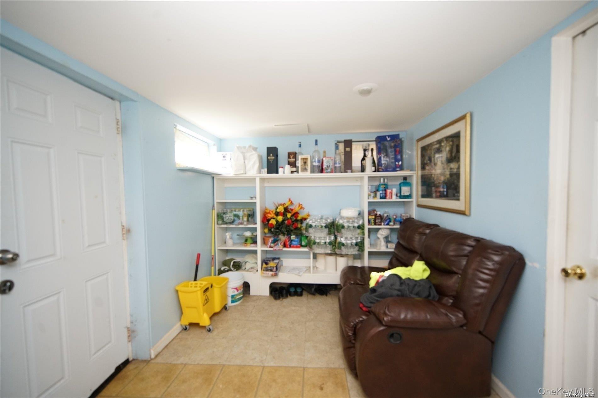 Single Family Stowe  Nassau County, NY 11550, MLS-923302-4
