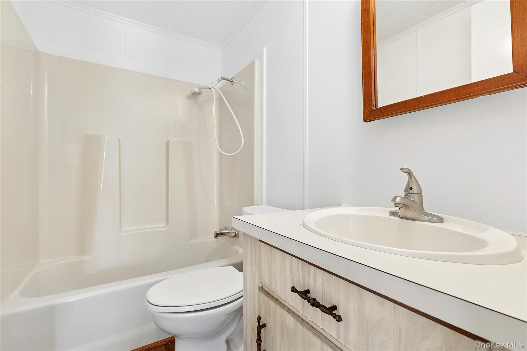 Single Family Old Country  Suffolk County, NY 11901, MLS-923306-8