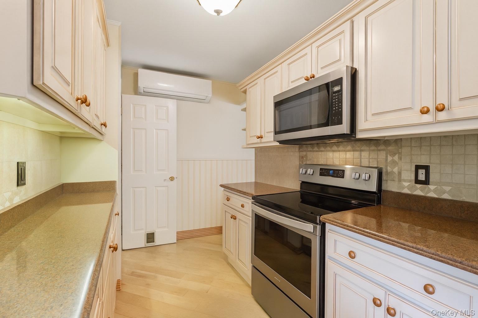 Single Family Wading River  Suffolk County, NY 11949, MLS-923343-7