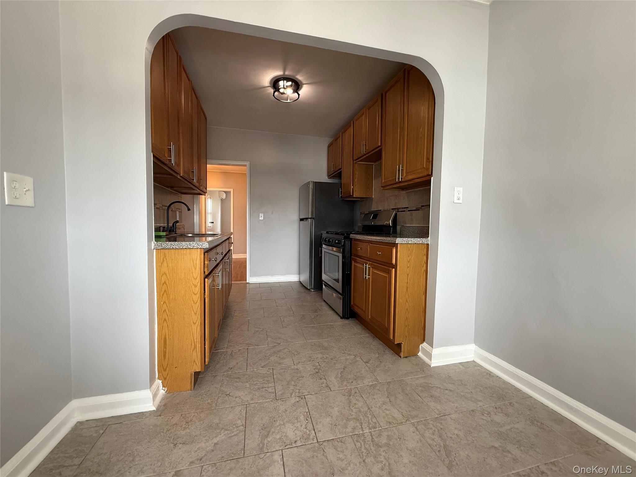 Apartment Amundson Bronx, NY 10466, MLS-923345-5