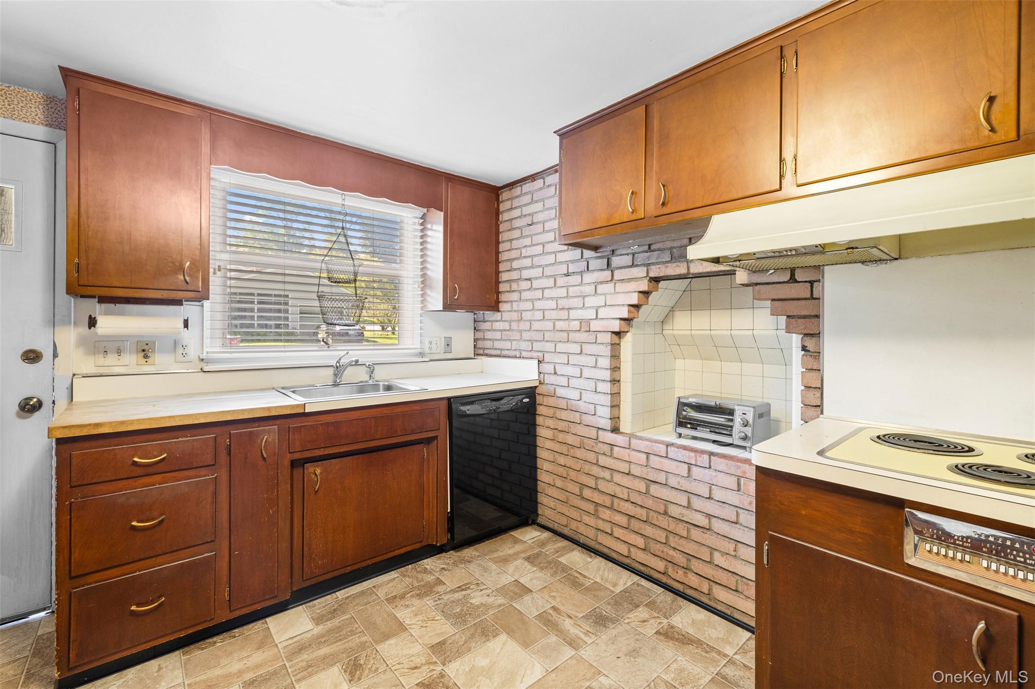 Single Family Beech  Orange County, NY 12550, MLS-923348-9