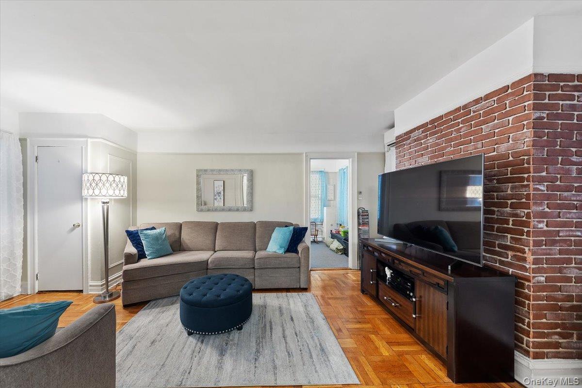 Single Family Esplanade  Bronx, NY 10469, MLS-923362-12