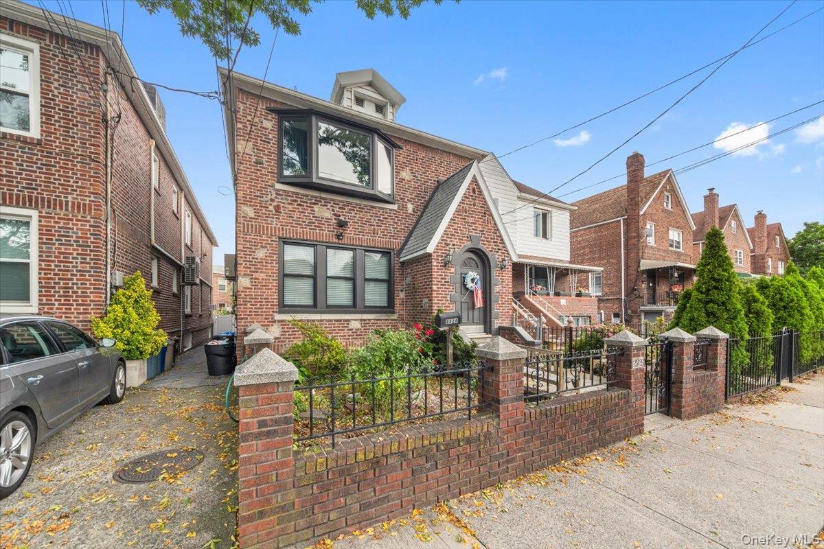 Single Family Esplanade  Bronx, NY 10469, MLS-923362-2