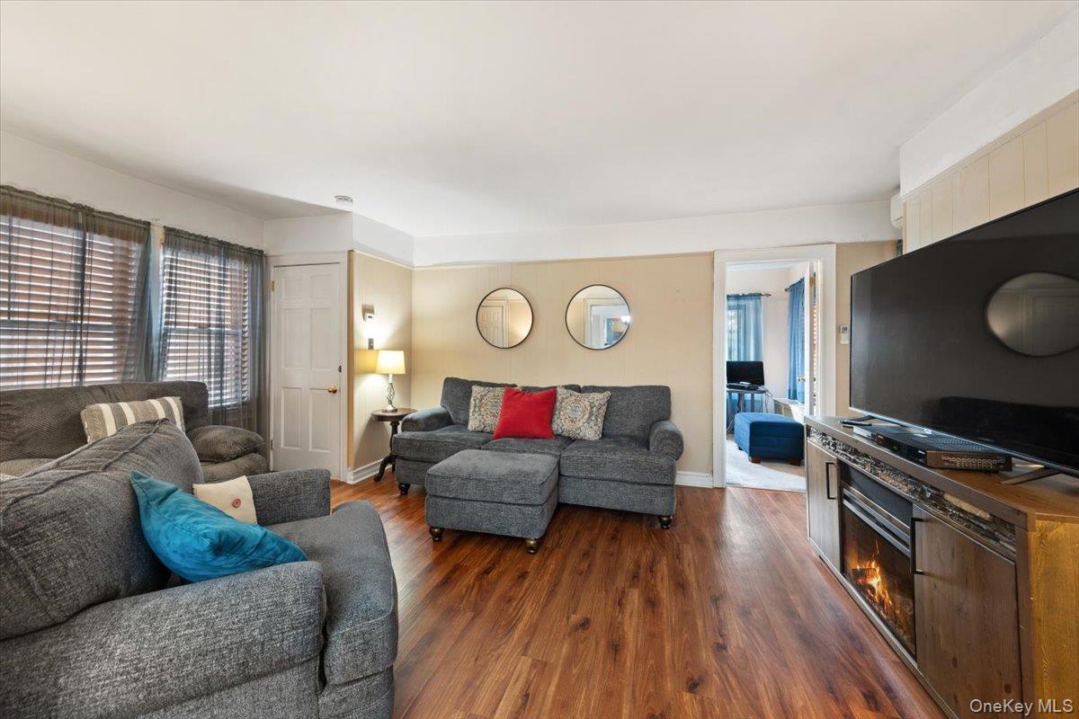 Single Family Esplanade  Bronx, NY 10469, MLS-923362-23